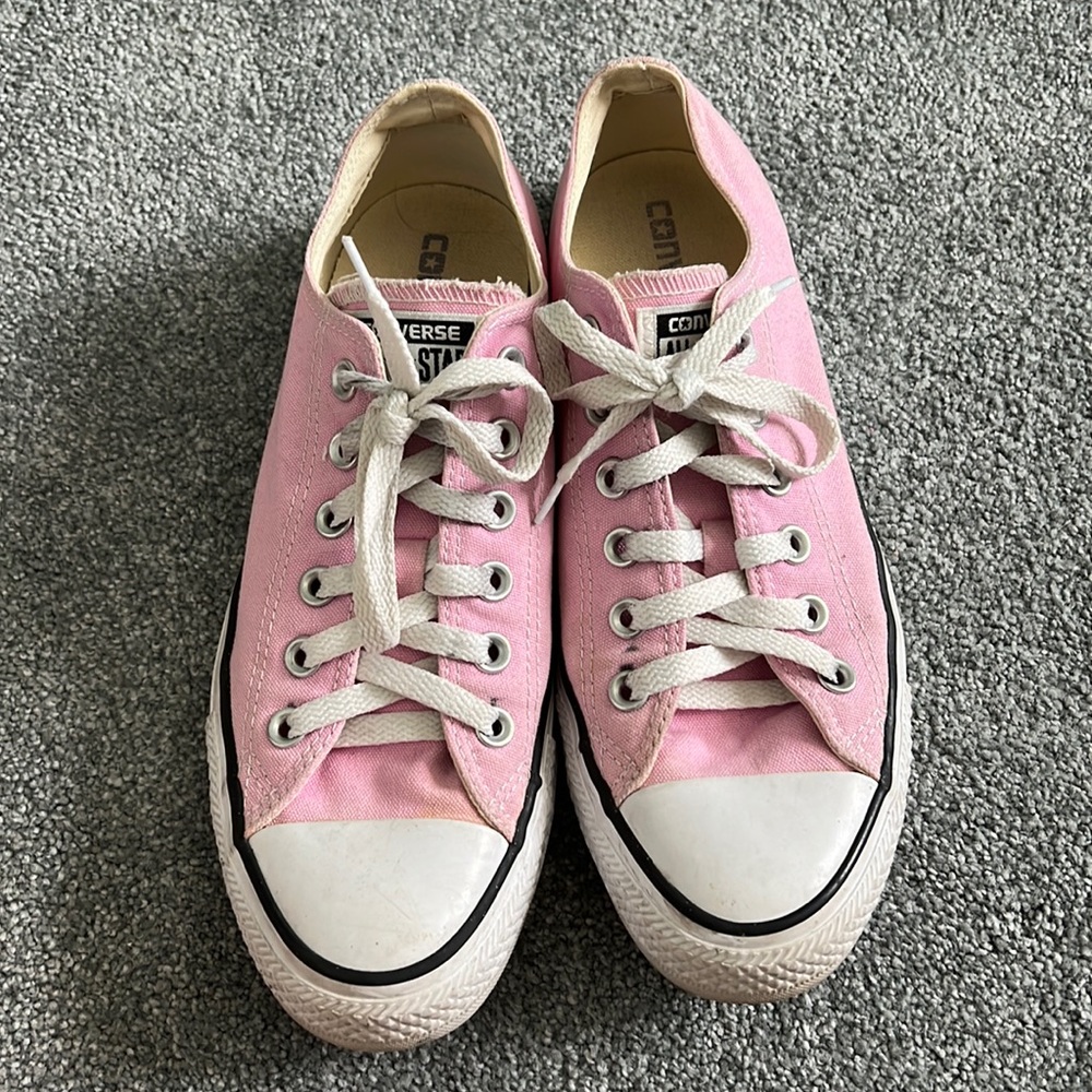 pink low top converse